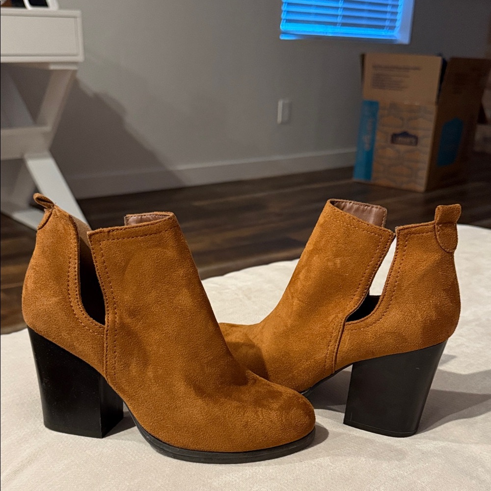 Women's Tan Ankle Boots